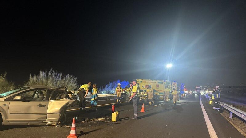 Fallece un hombre en un choque frontal en la R-5 en Moraleja