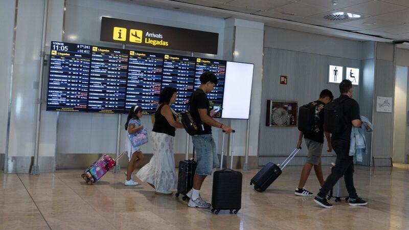 Barajas programa 4.972 vuelos en la operación retorno de agosto