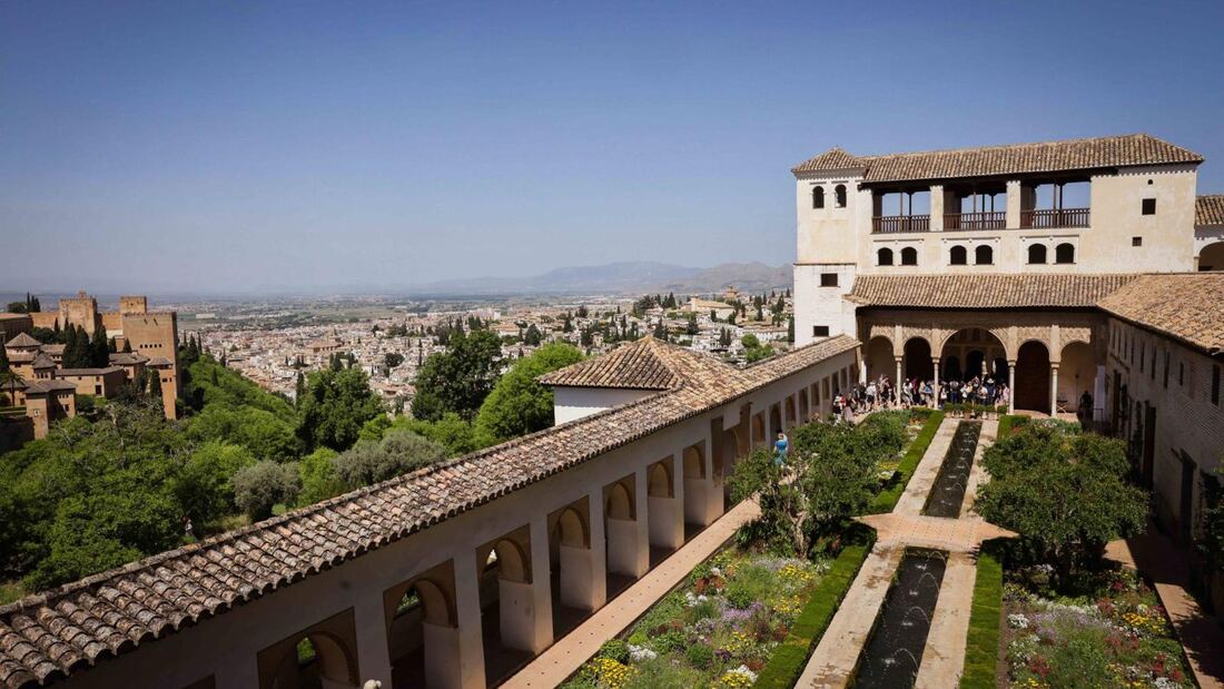 La Alhambra reabre tras los terremotos, pero mantiene cerrada la Alcazaba