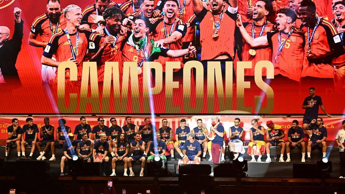 El Atlético homenajeará a la selección campeona mundial ante el Málaga