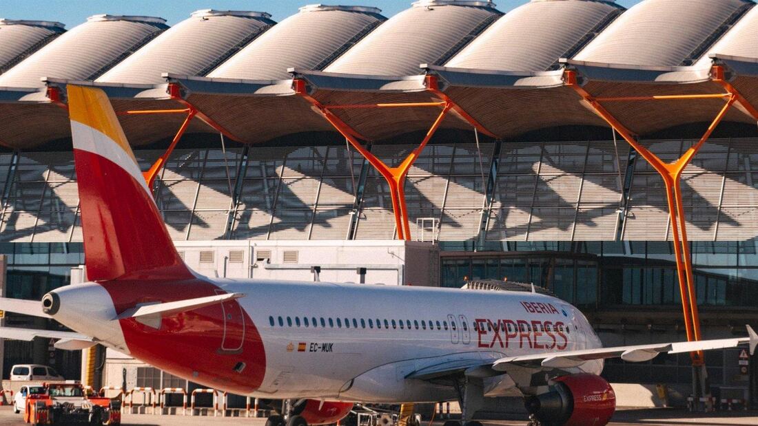 Iberia permite cambiar billetes o reembolsos por los incendios en Madrid