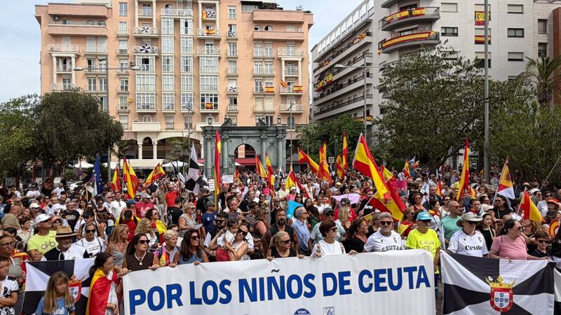 Ceuta se manifiesta contra el Gobierno y exige seguridad en los colegios