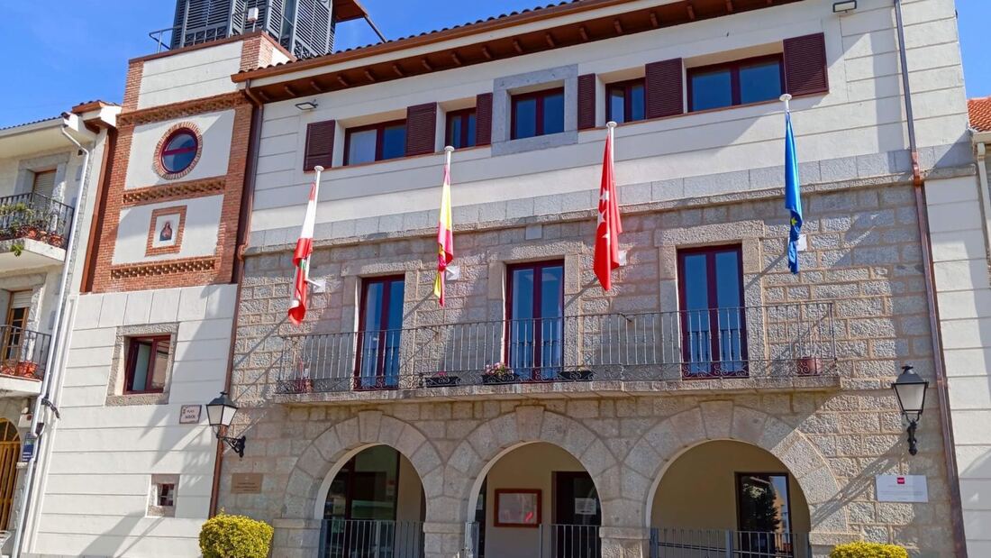 Collado Mediano sufre un colapso de aparcamientos en el centro