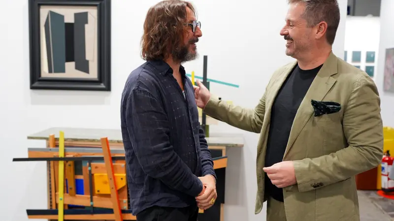 La Comunidad premia al artista FOD en Estampa 2026 por su obra 'Cuernos'