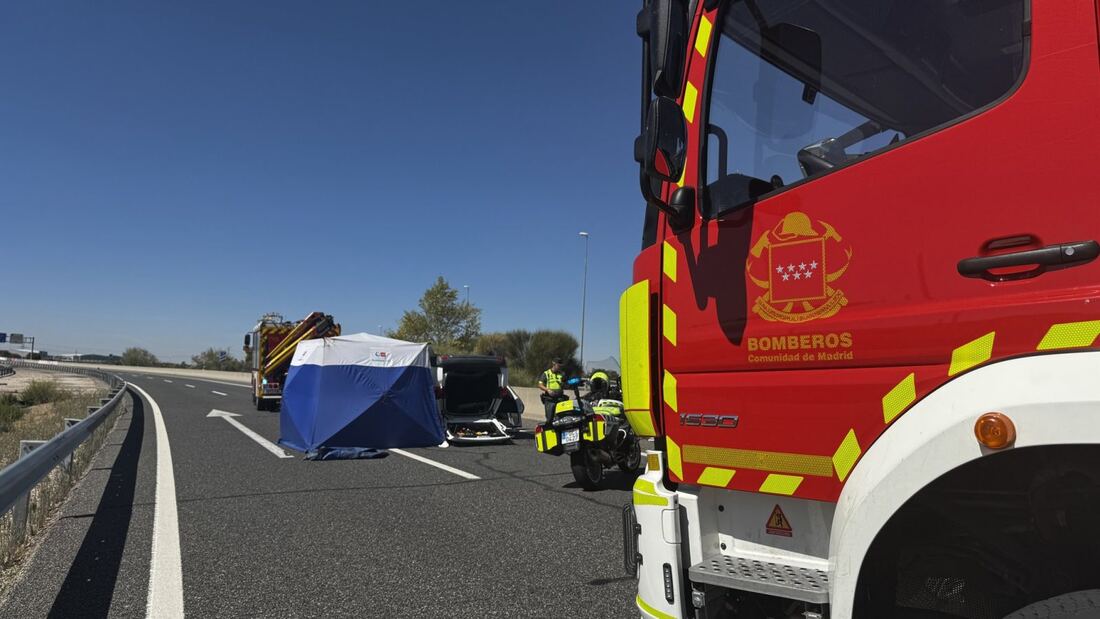 Fallece un hombre de 93 años tras el vuelco de un turismo en la A-3 en Arganda
