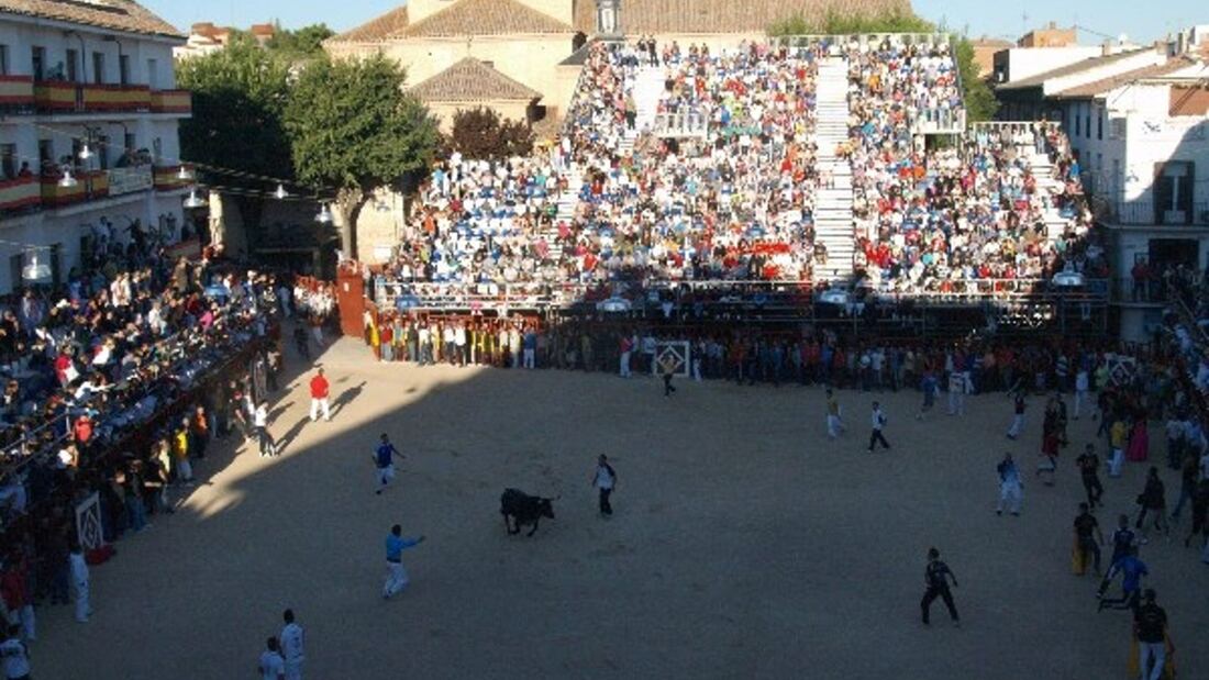 Un corredor, ingresado grave tras ser corneado en el primer encierro de Arganda del Rey