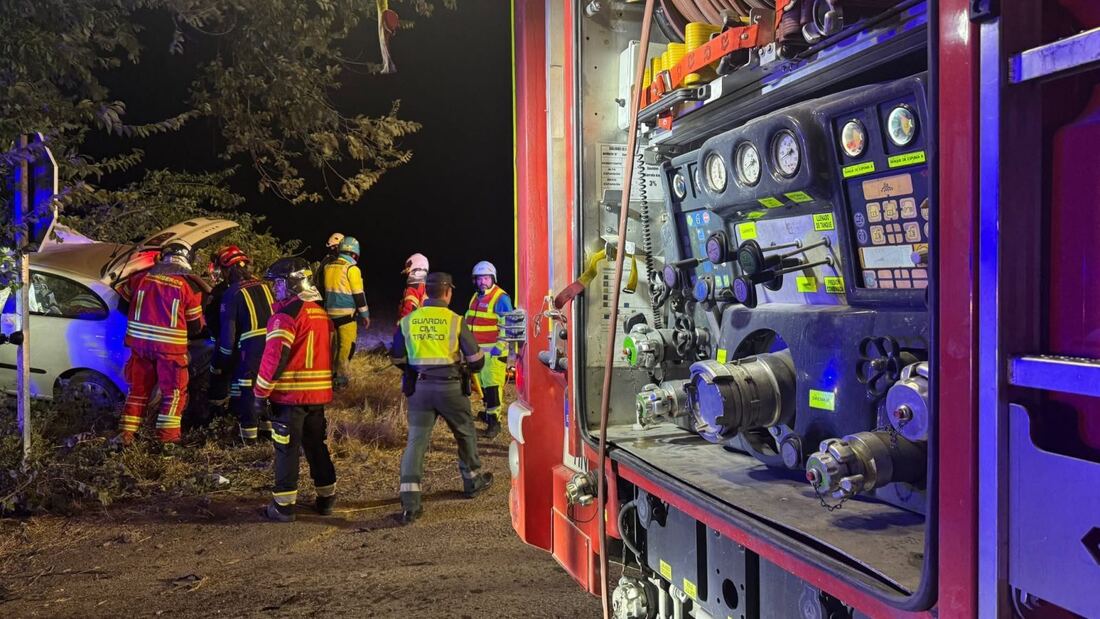 Un joven fallece y otro queda en estado muy grave tras salirse su coche en Colmenar de Oreja