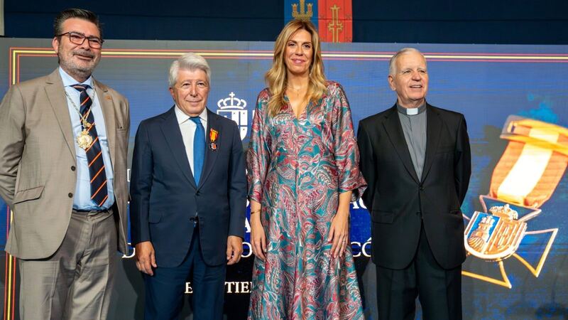 Pozuelo entrega Medallas al Mérito de la Villa a Enrique Cerezo y a la Congregación de la Consolación