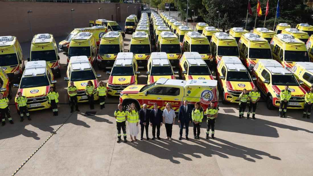 Samur renueva dos tercios de su flota de ambulancias