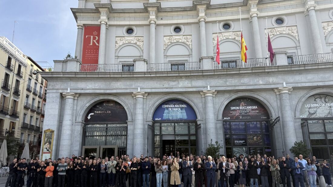 El Teatro Real guarda silencio por el accidente de Urda