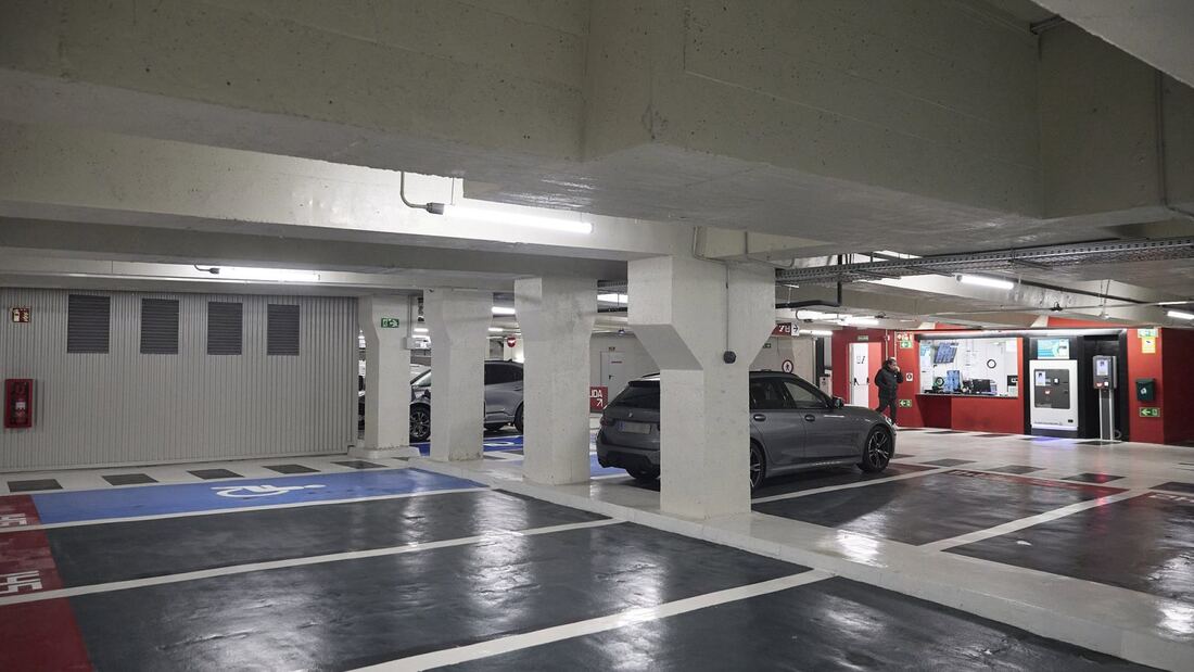 Madrid reabre el aparcamiento de Montalbán tras su reforma