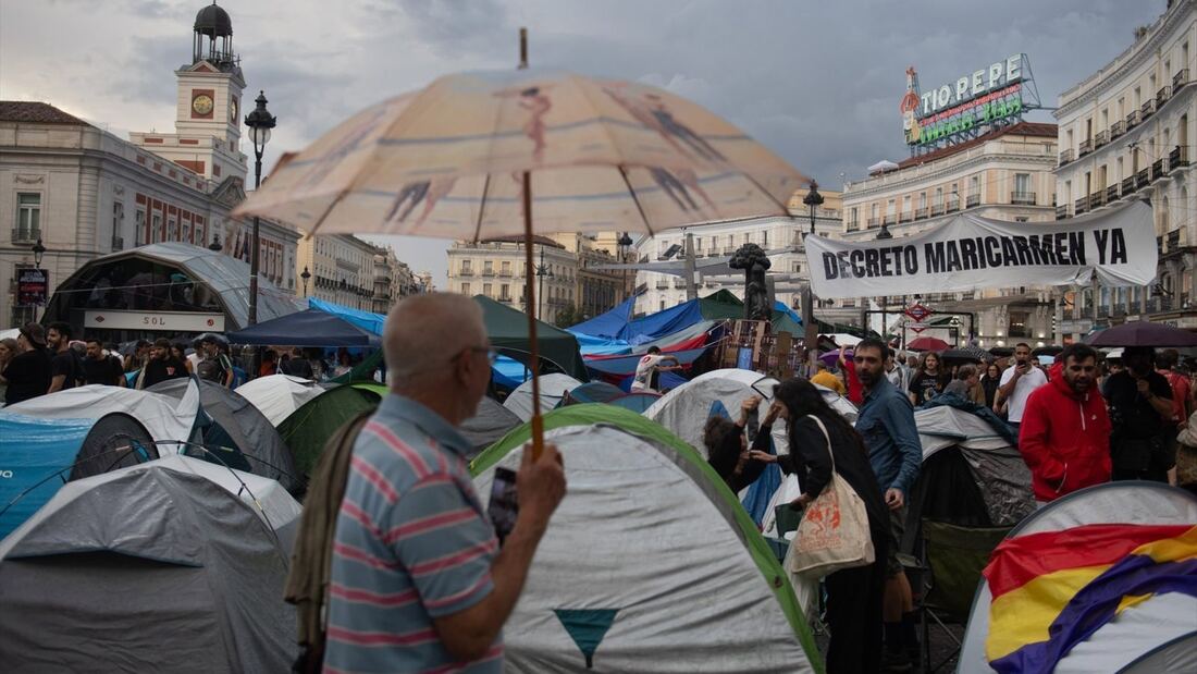 Sanz exige desalojar la acampada de la Puerta del Sol