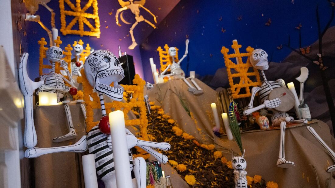 El Día de Muertos llega a Madrid con un cementerio de Michoacán