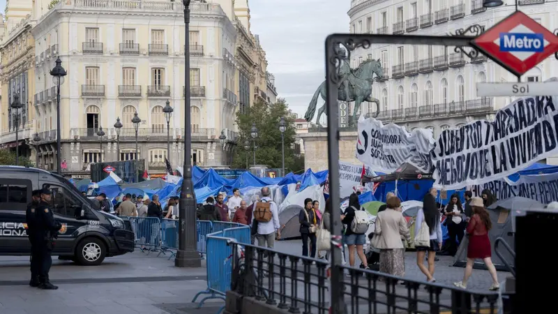 La Comunidad denuncia amenazas contra Ayuso en la acampada de Sol
