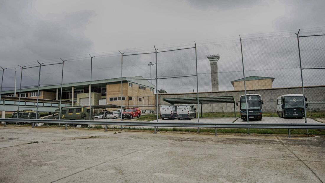 Un preso agrede a dos funcionarios en Soto del Real