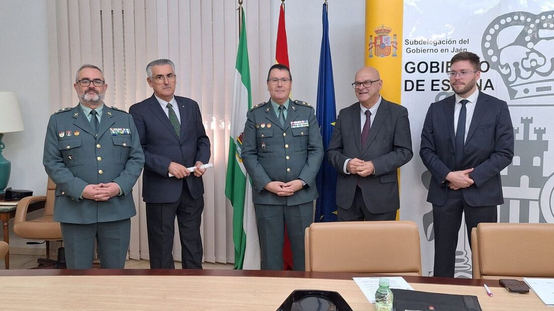 La Guardia Civil detiene en Madrid a uno de los investigados en la operación contra el fraude del aceite de oliva