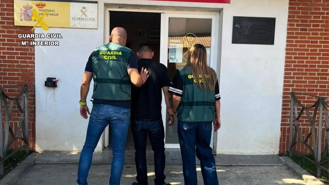 La Guardia Civil detiene a tres hombres por el hurto de catalizadores en varias provincias