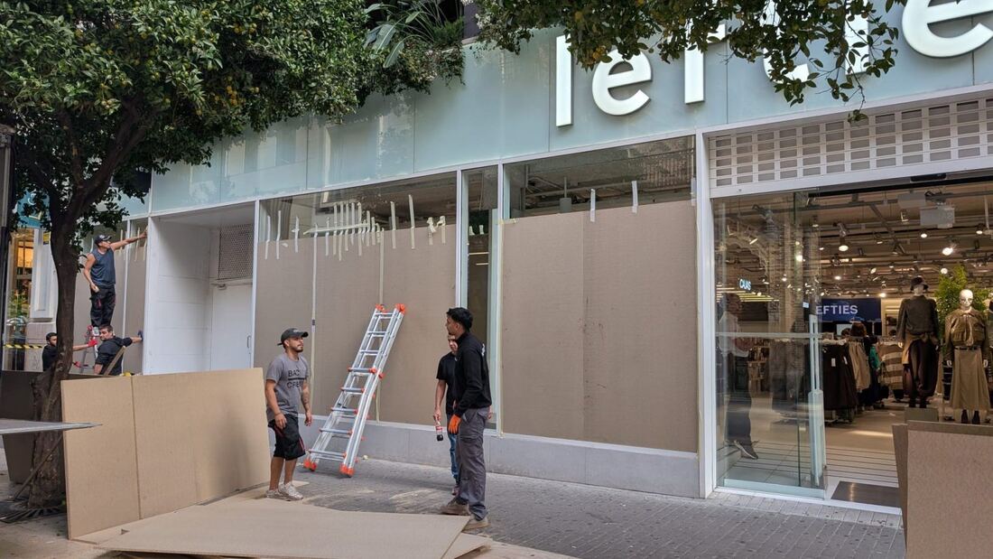 La Embajada de EE.UU. pide evitar multitudes en Halloween
