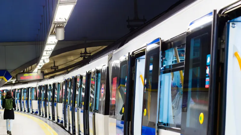 Metro refuerza su servicio por la Hispanidad y el concierto de Shakira