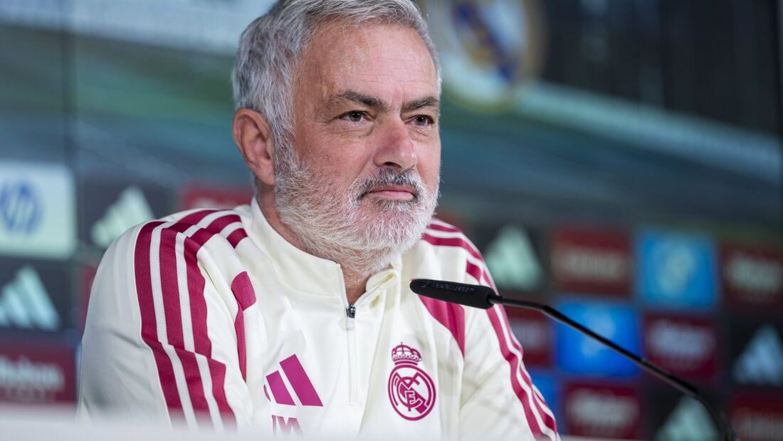 Mourinho calienta el Clásico con una respuesta a Fermín