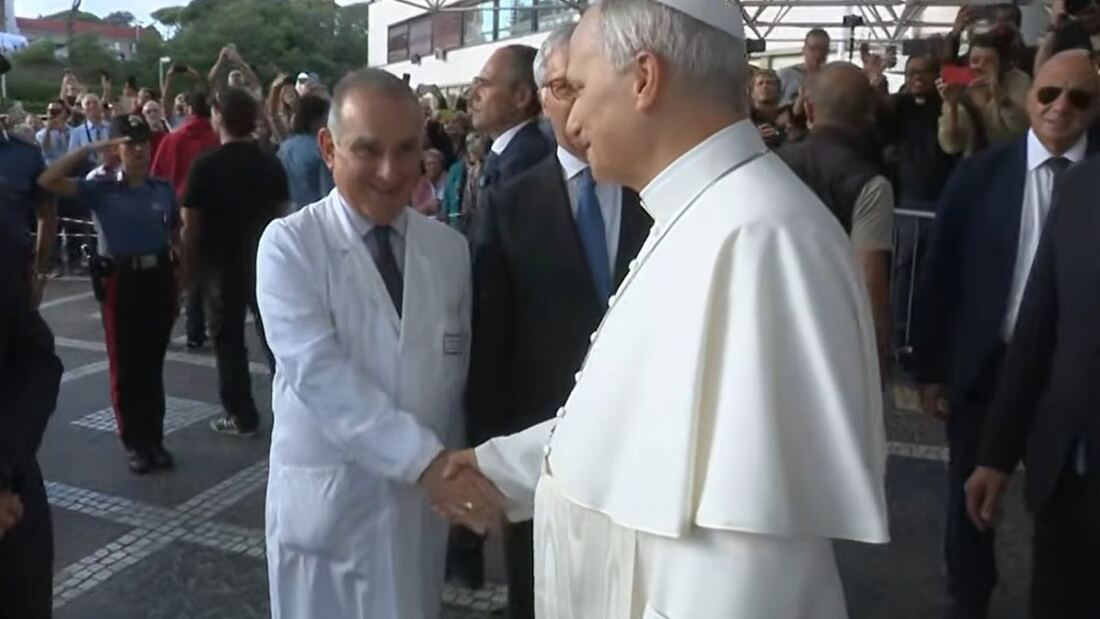 El Papa León XIV recibe el alta tras la intervención de pulmón