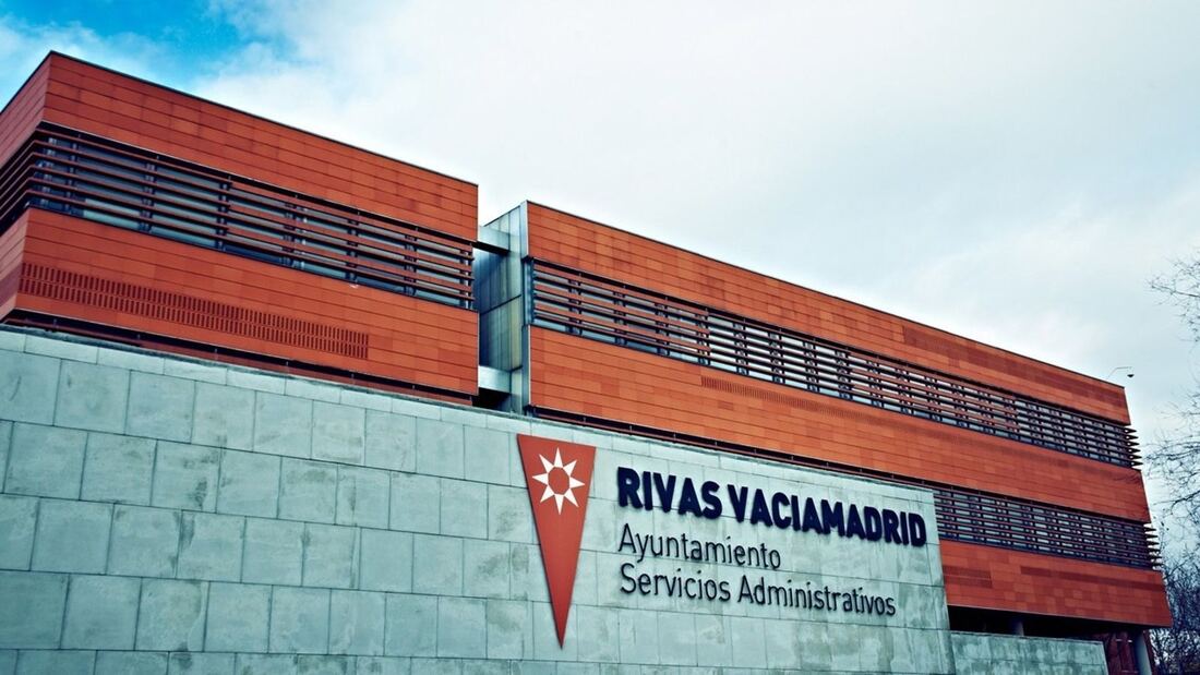 El PP de Rivas denuncia propaganda contra Ayuso en dependencias municipales