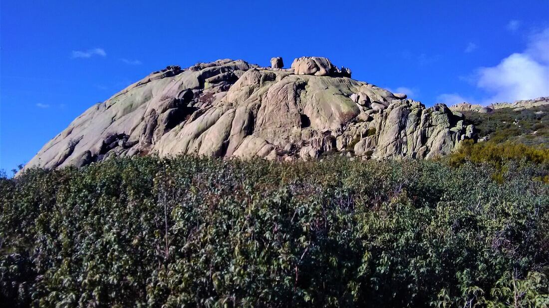 Rutas y senderismo en Manzanares el Real: descubre la naturaleza de la Sierra de Guadarrama